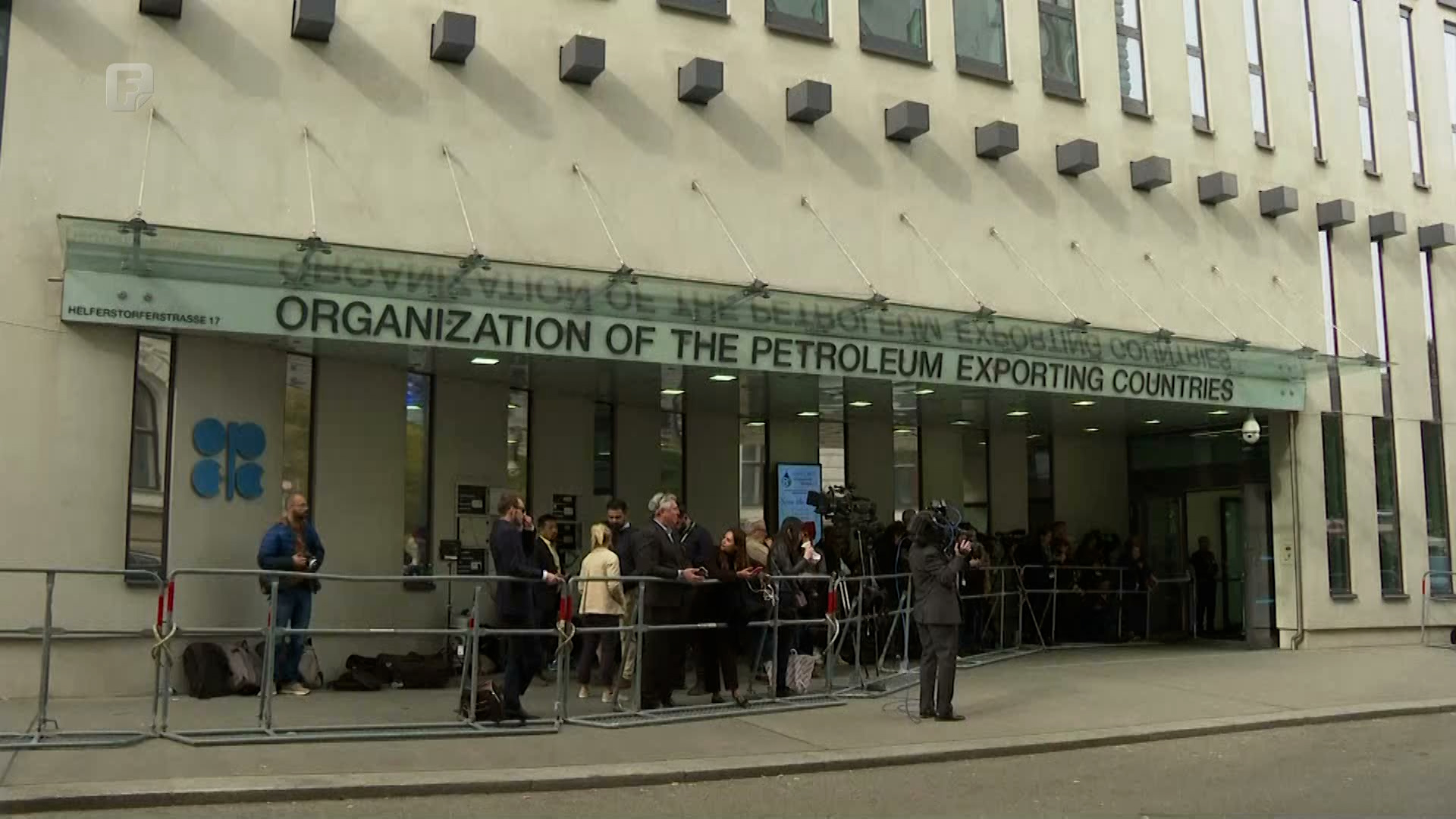 OPEC+ smanjio dnevnu proizvodnju nafte za dva miliona barela